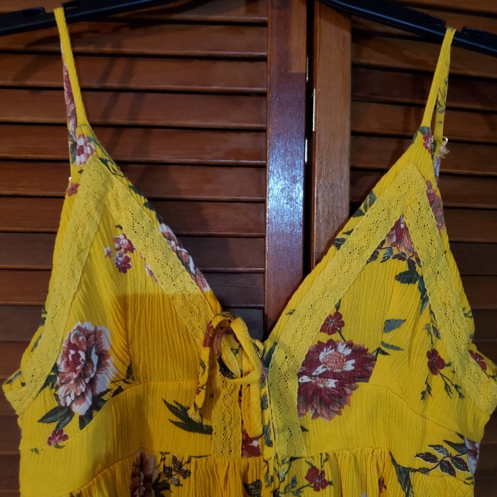 Yellow Top - Picture 2 of 8